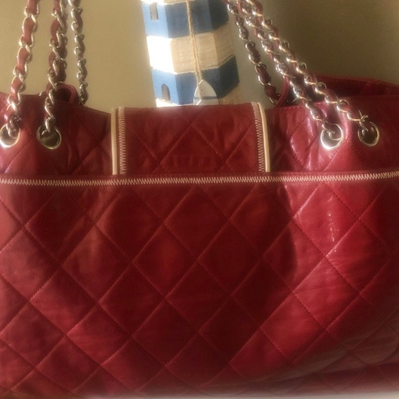Very large East West Chanel red handbag. Great preowned condition. - Picture 6 of 13